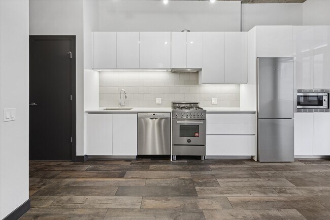 Building Photo - 171 N Aberdeen St