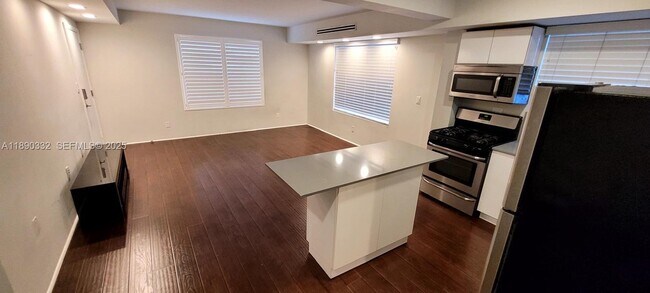 Building Photo - 7333 Dickens Ave