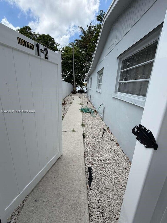Building Photo - 20302 NW 39th Ct