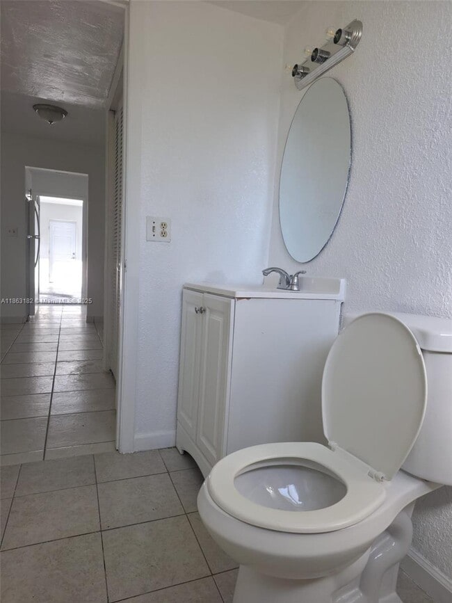 Building Photo - 2040 NE 170th St