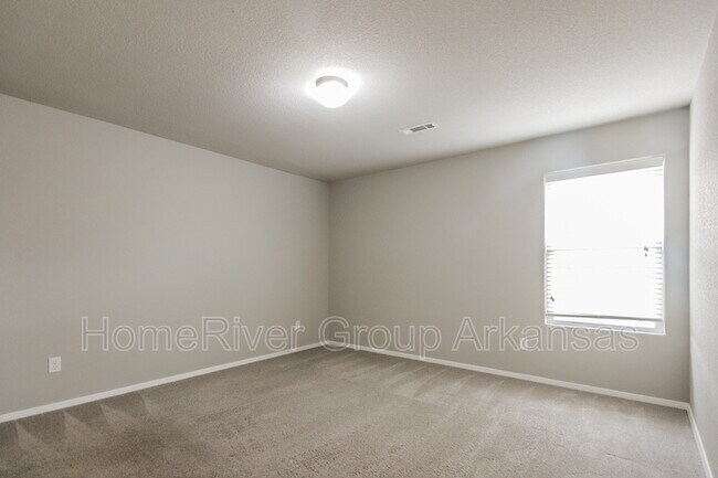 Building Photo - 219 E Anabranch Ct