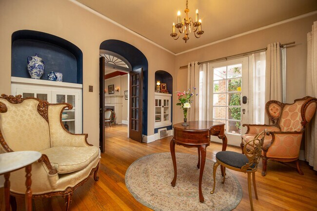 Building Photo - WONDERFUL HISTORIC 5 BED 3 BATH PROPERTY WITH CARRIAGE HOUSE