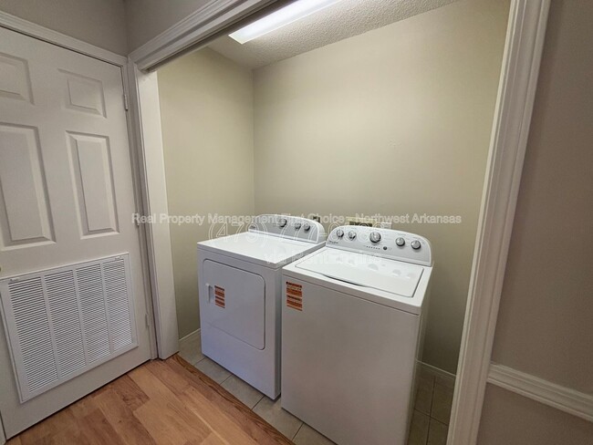 Building Photo - 3213 Cardinal Creek Cir