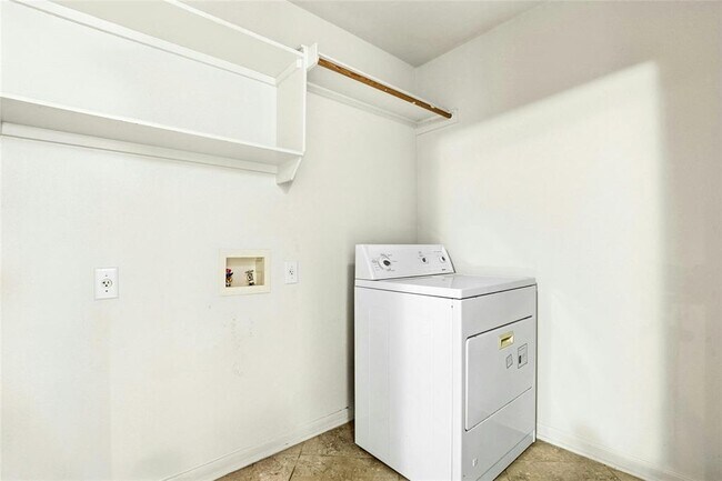 Building Photo - 1705 Gaylord Dr