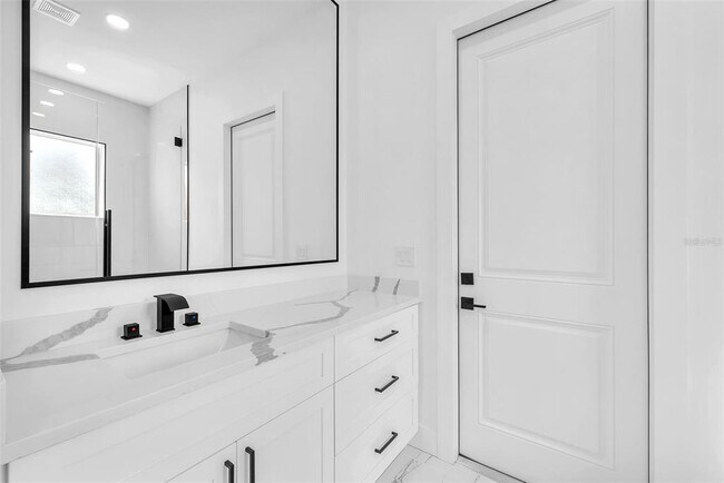 Building Photo - 11921 Fort King Hwy