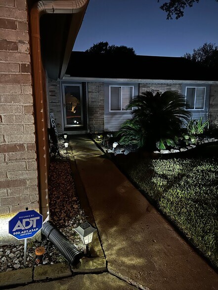 Building Photo - 8015 Windy Creek Dr