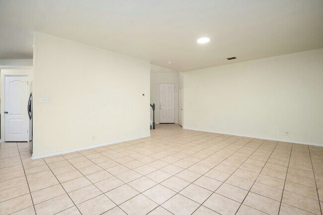 Building Photo - 1210 Tweed Willow