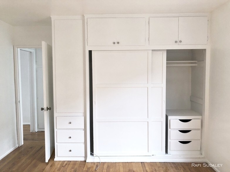 Building Photo - 1 BED & 1 BATH UNIT - LOS ANGELES!