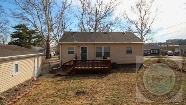 Building Photo - 3 Bed House in District 66!