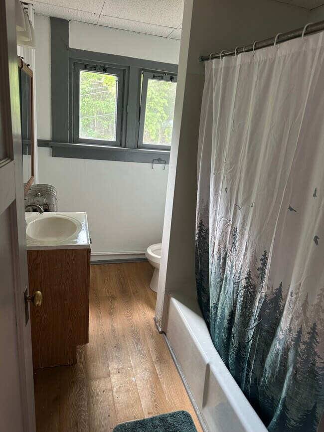 Building Photo - 1107 16th Ave