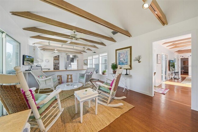 Building Photo - 700 Lands End Dr