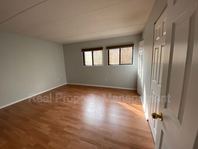 Building Photo - 5657 Harpers Farm Rd