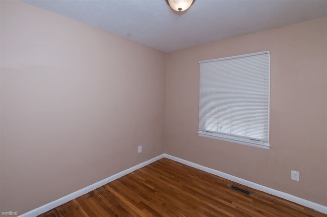 Building Photo - 5 br, 2 bath House - 2171 Rochelle Way