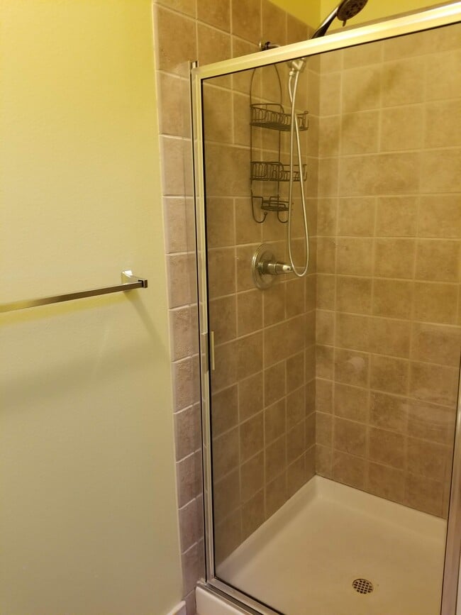 Building Photo - 809 Taylor Ave N