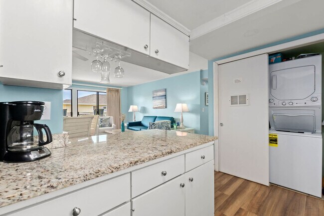 Building Photo - 775 Gulf Shore Dr