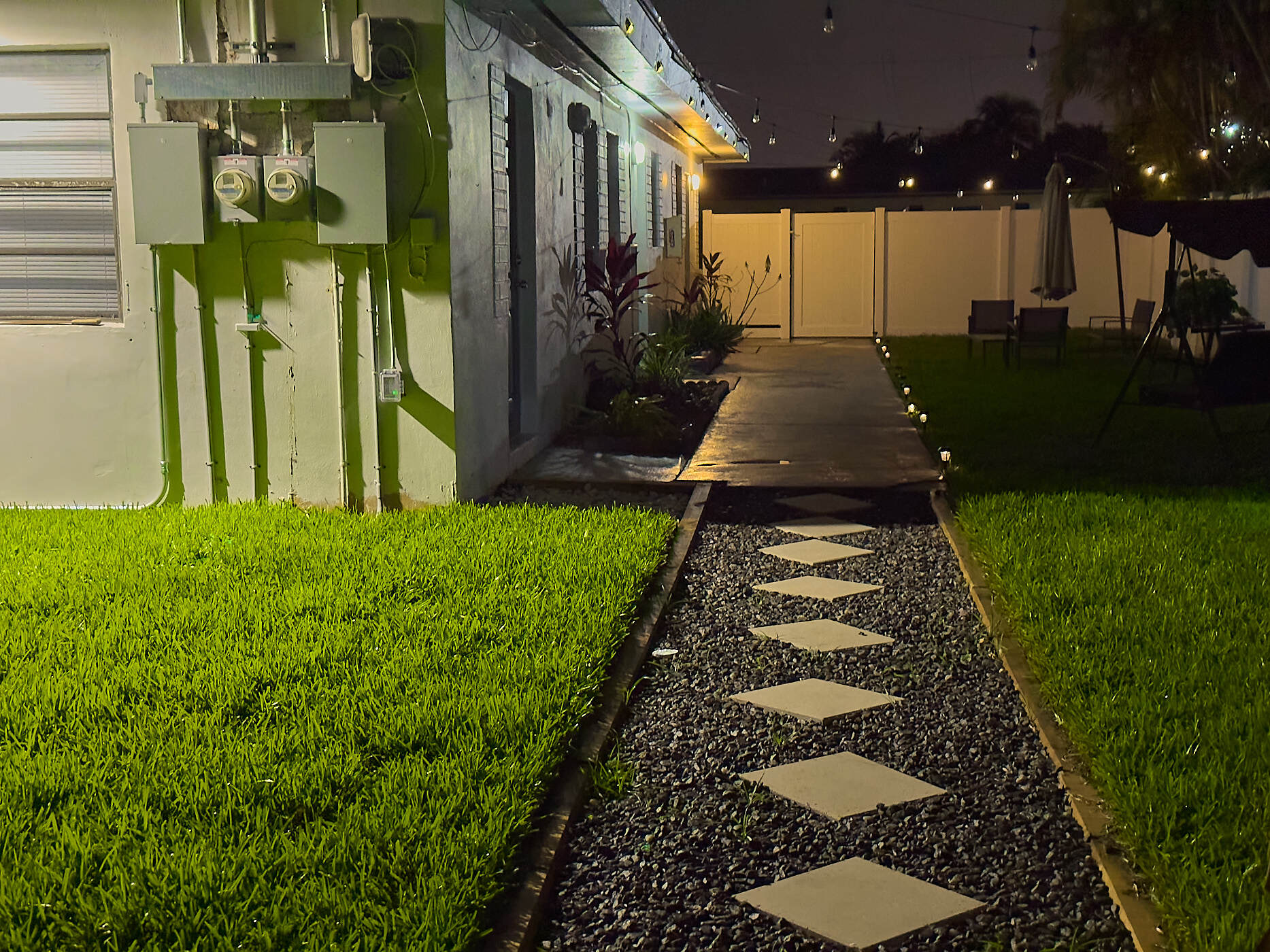 Building Photo - 414 N 60th Way