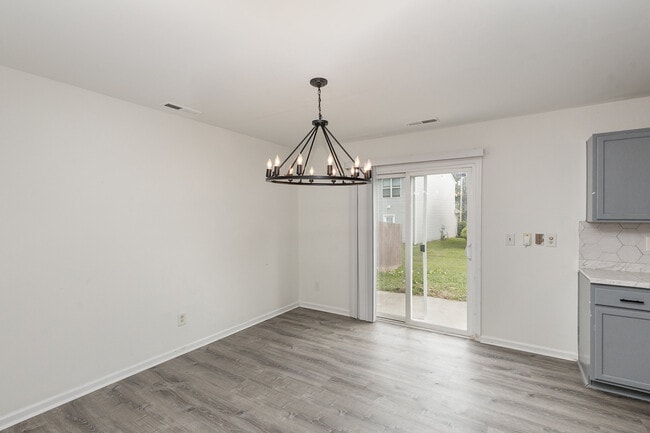 Building Photo - 400 Erin Taylor Ln