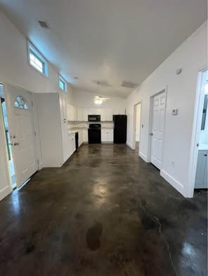 Building Photo - 704 W Sunset Dr