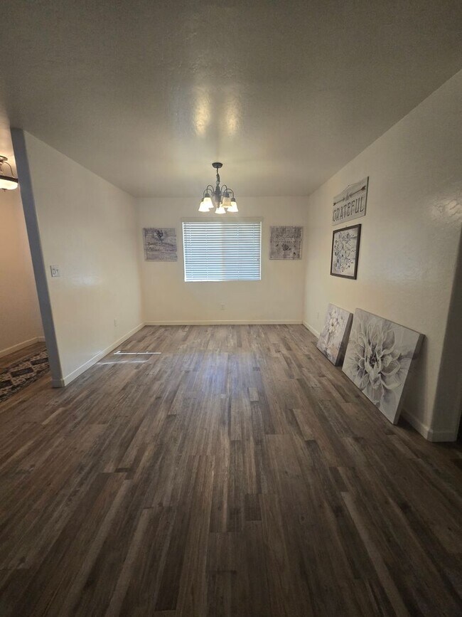 Building Photo - Beautiful 3BD 2BA home for rent in Hanford!
