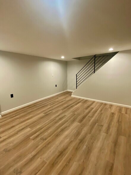 Building Photo - 315 Laporte Ct