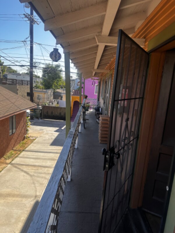 Building Photo - 1021 Chestnut Ave