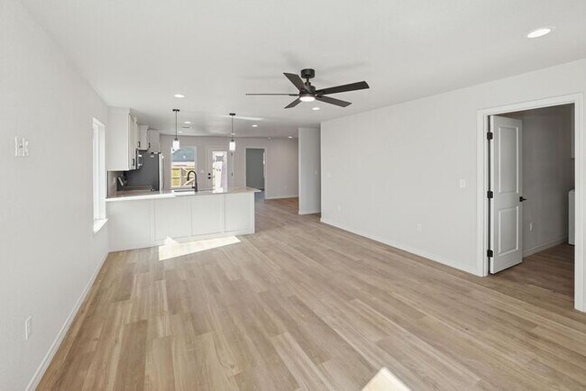 Building Photo - 8904 Oakleaf Ct