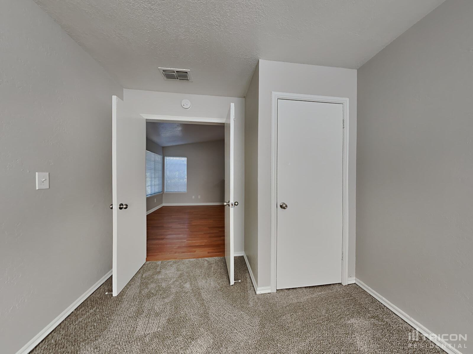 Building Photo - 119 Catalpa Ln
