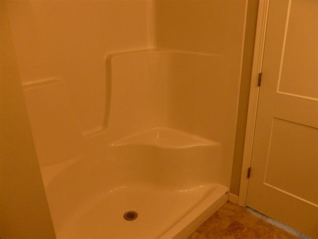 Building Photo - 1330 N Dodge St Ct