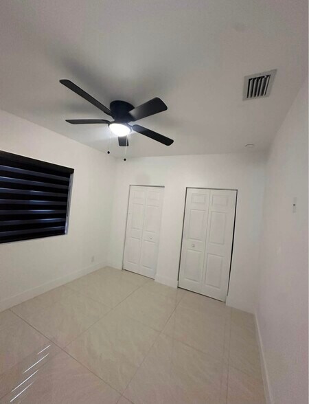 Building Photo - 1147 Gilbert Ave S