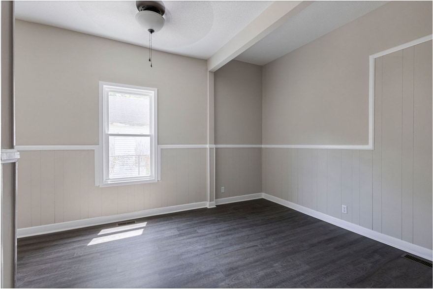 Bedroom - 521 Bayne St