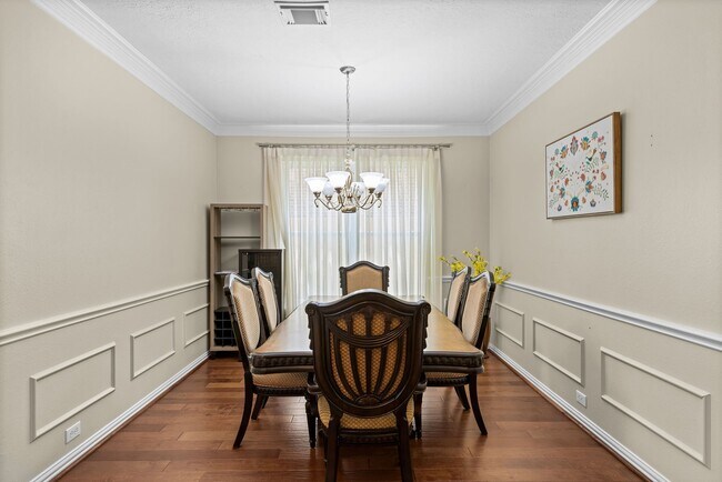 Building Photo - 27 E Artist Grove Cir