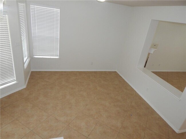 Building Photo - 13521 Shawna Dnay Dr