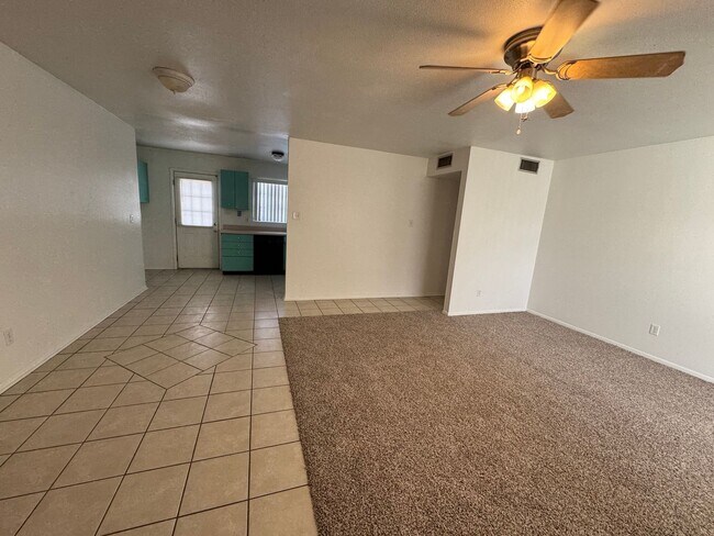 Building Photo - Pet Friendly property!
