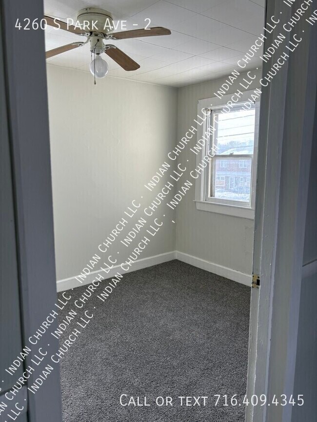 Building Photo - 4260 South Park Ave