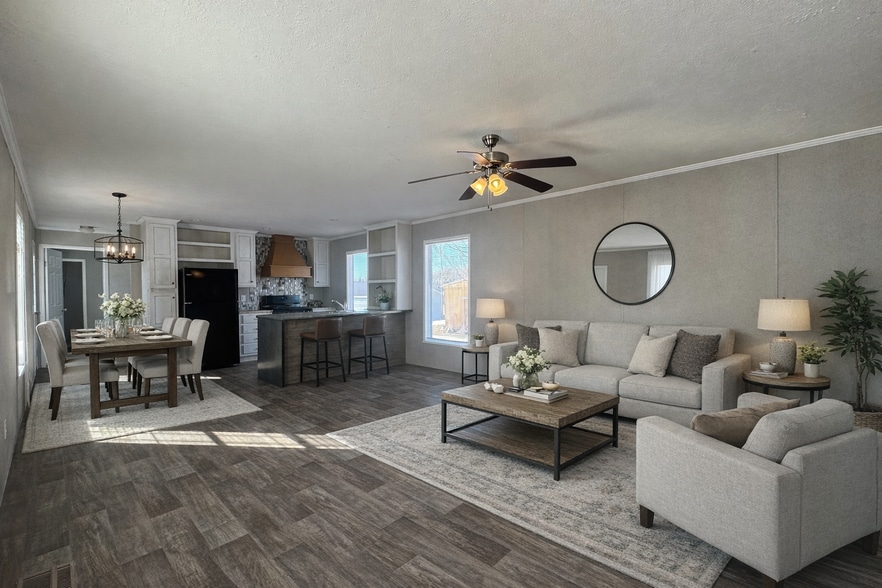 Building Photo - 4484 Goldenrod Dr