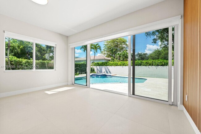 Building Photo - 16160 SW 89th Pl