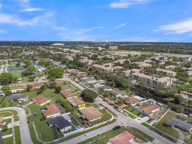 Building Photo - 2860 NW 184th St