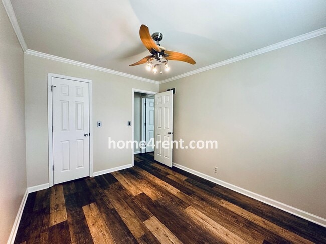 Building Photo - Wonderful Three Bedroom Olathe Home in a Q...
