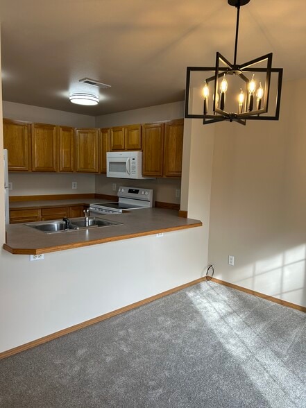 Building Photo - 1202 3rd St