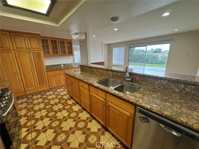 Building Photo - 2448 Flora St