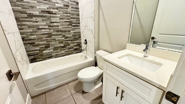 Building Photo - Beautiful 4 Br/2 Ba Home in Poinciana!!