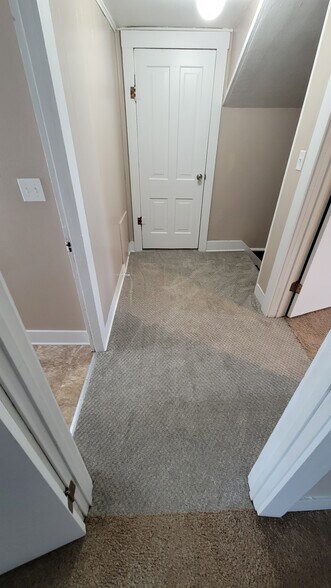 Upstairs hall with closet - 1803 8th St