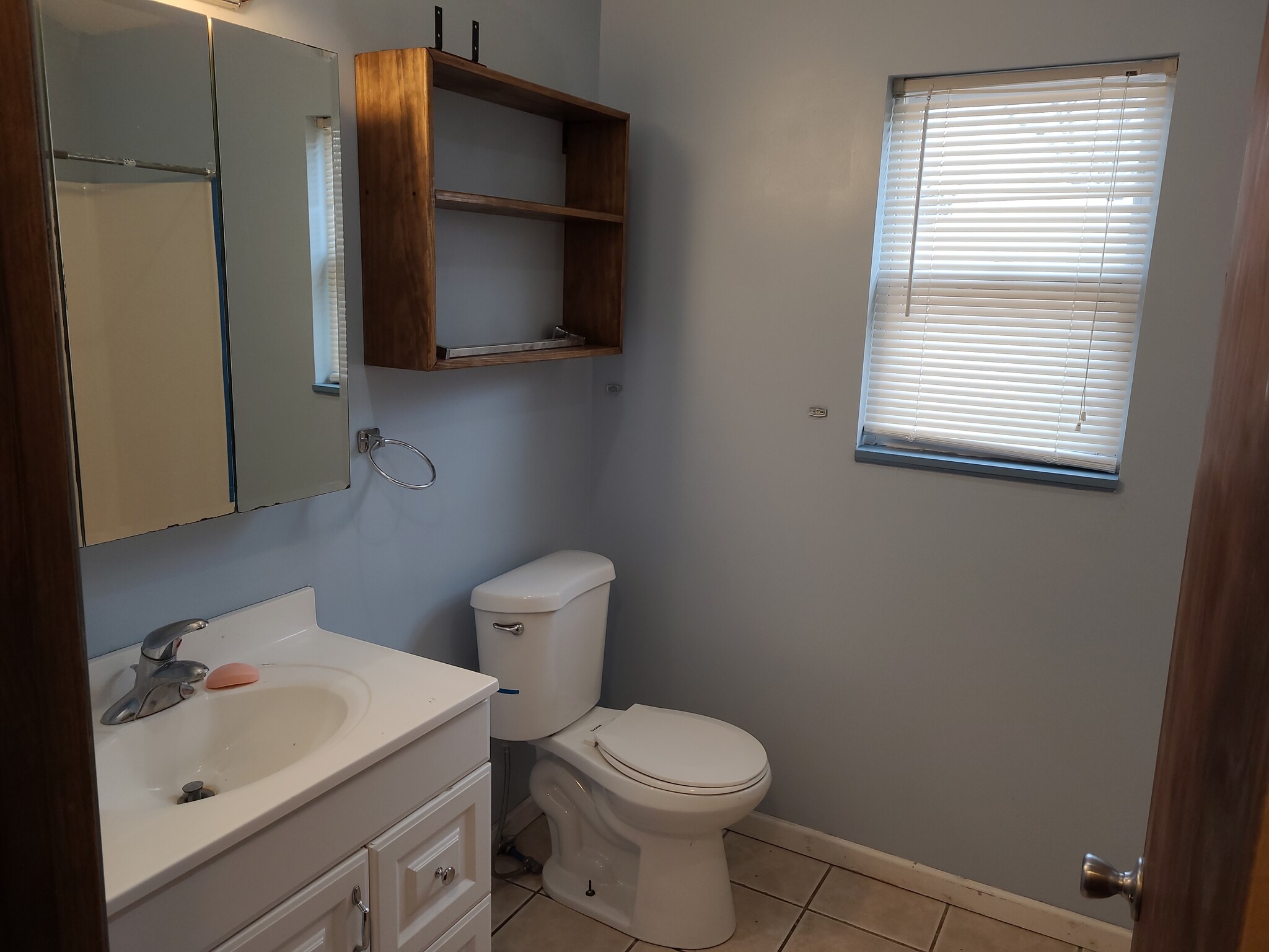 Bathroom - 921 E 11th Ave