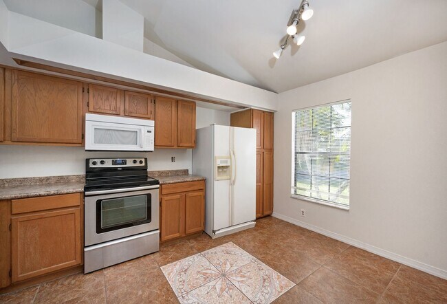 Building Photo - 102 Candlewick Ct