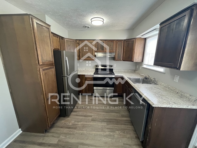 Building Photo - Completely Updated 2-Bed, 1.5-Bath Townhome!