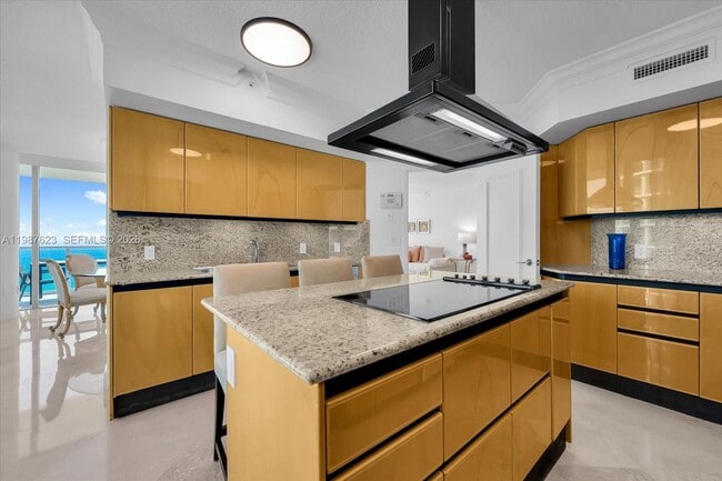 Building Photo - 1455 Ocean Dr