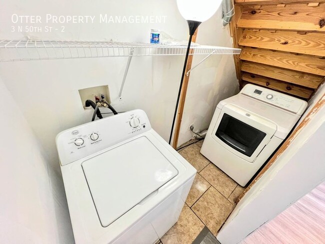 Building Photo - 2BR/1BA University City Apt with Washer/Dr...