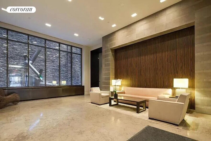 Building Photo - 260 Park Ave S