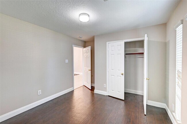 Building Photo - 21115 Rushing Creek Ln