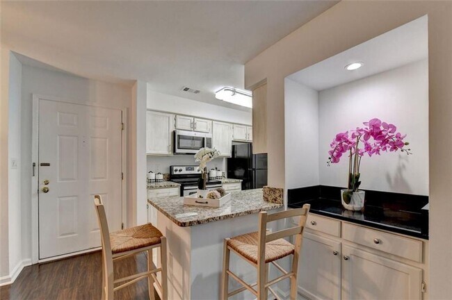 Building Photo - 2 Bedroom 2 Bath in Buckhead